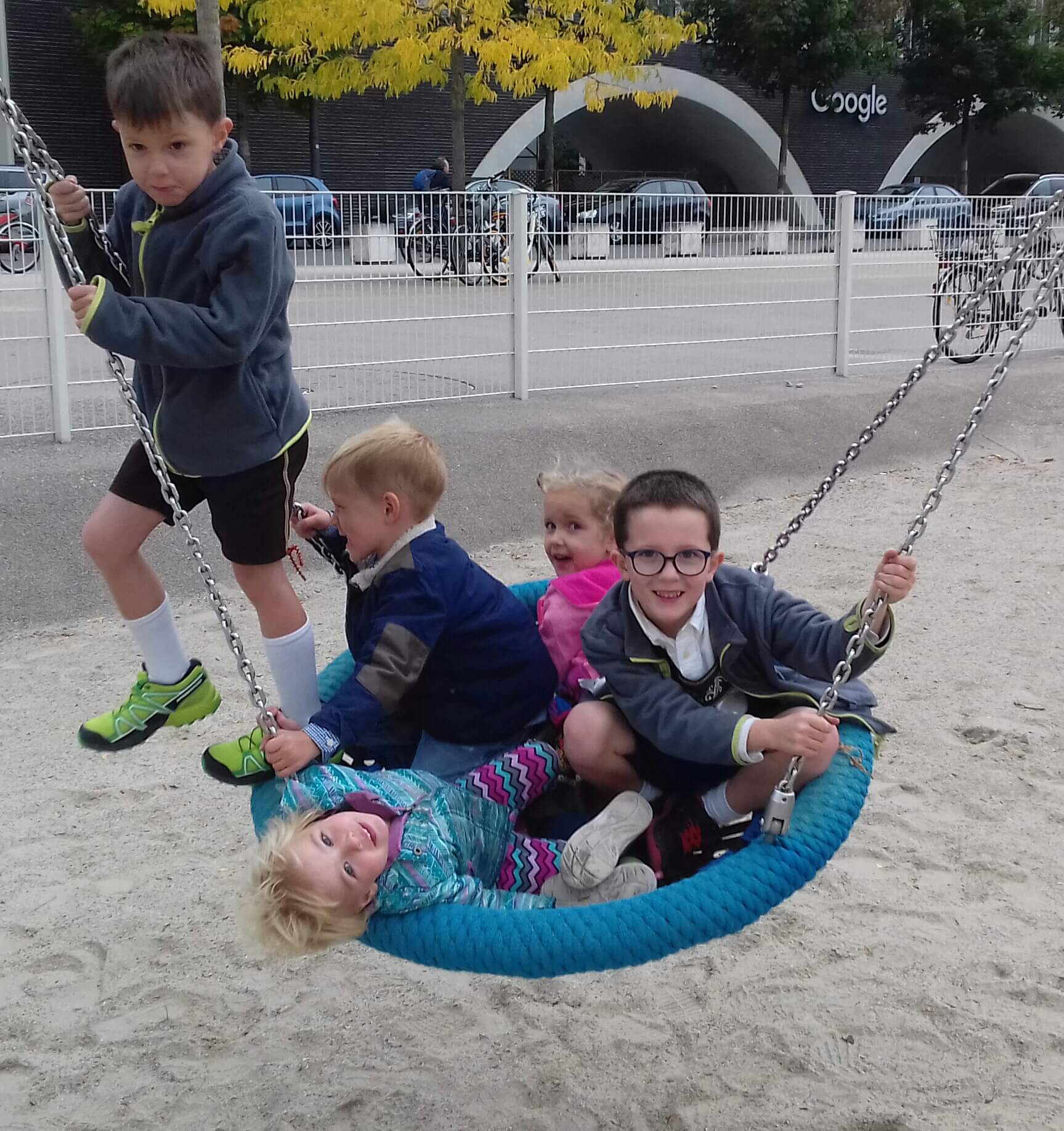Munich babysitting agency babysitter took kids the park 
