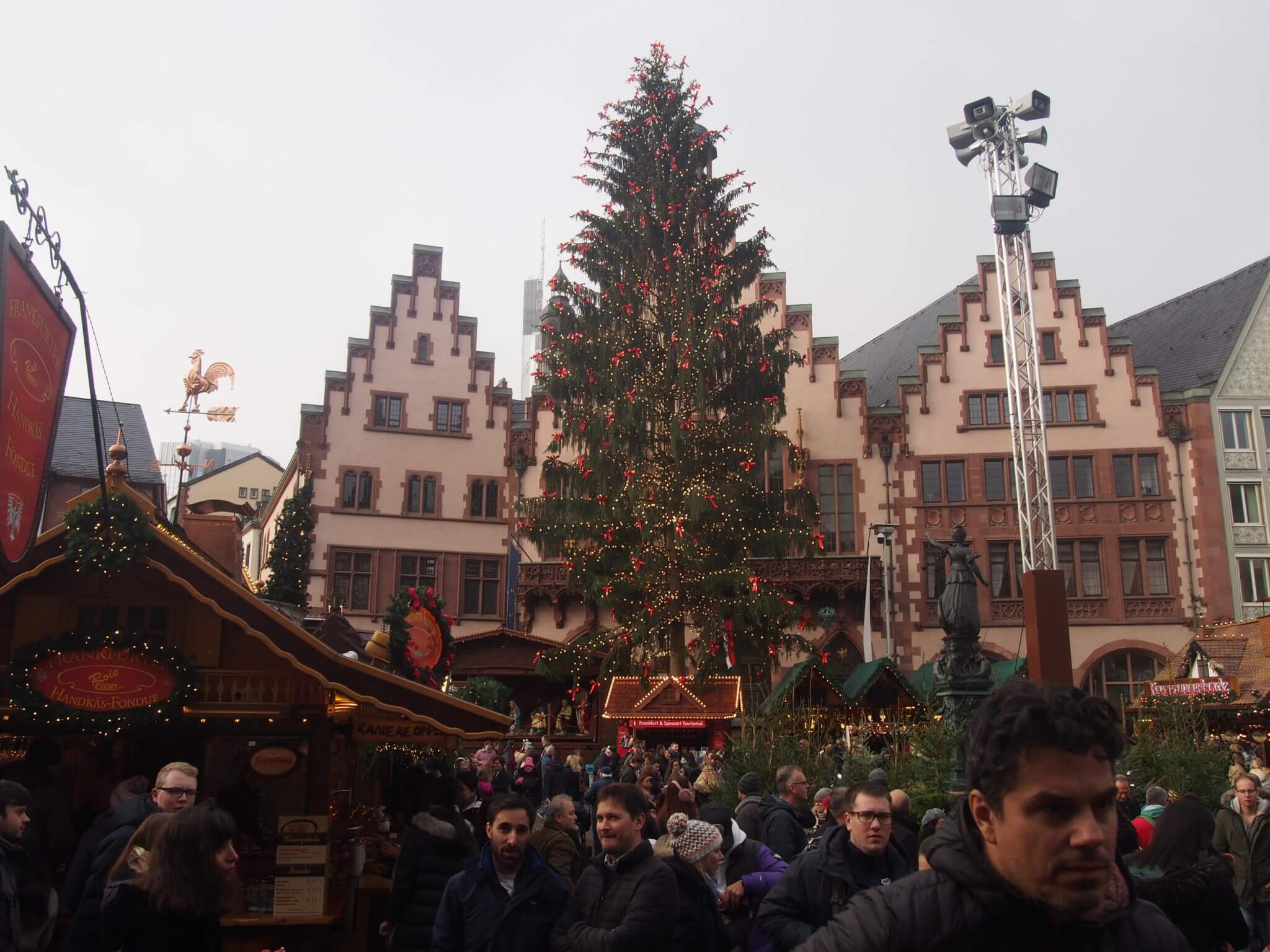 One day at the Frankfurt Christmas markets - Babies With Backpacks